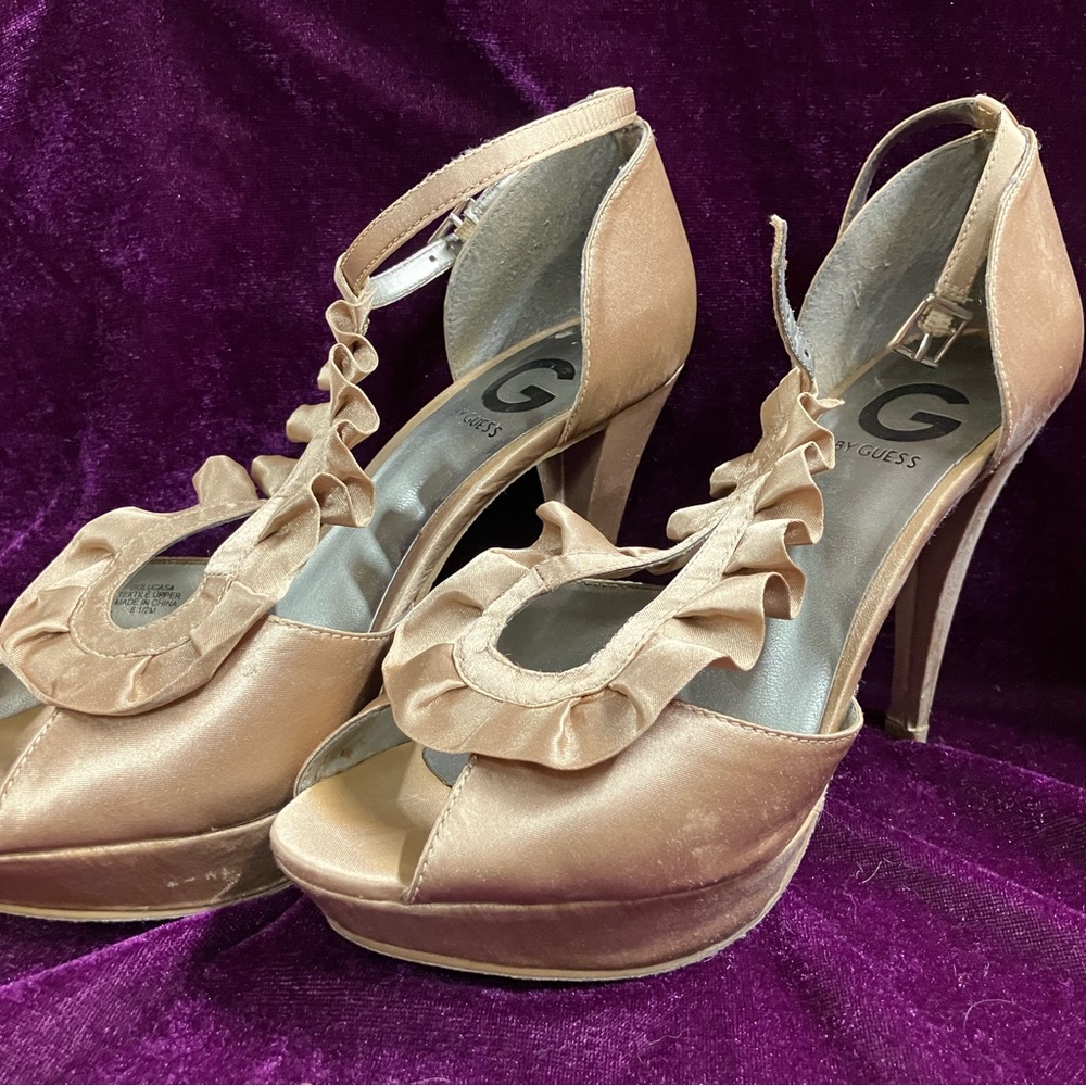 Guess Taupe Satin heels